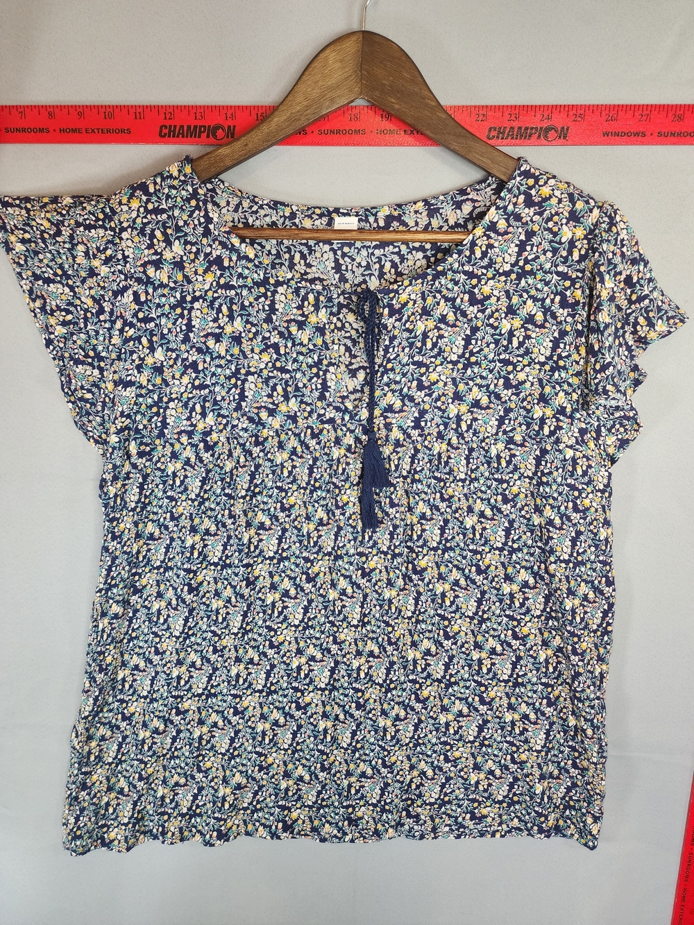Old Navy Navy Floral Short Sleeve Tassel Tie Blouse